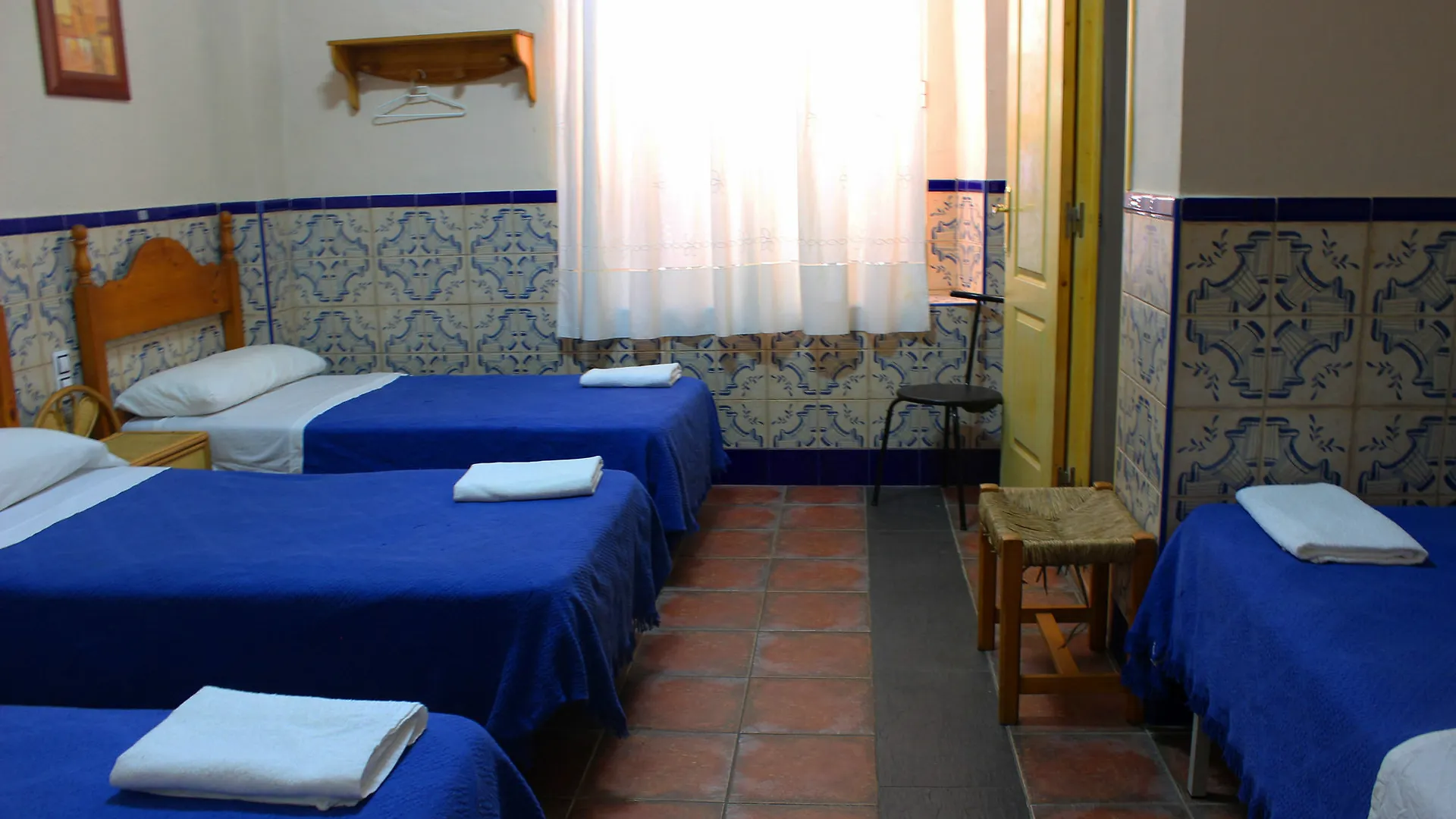 Pension Lisdos Seville Hotel