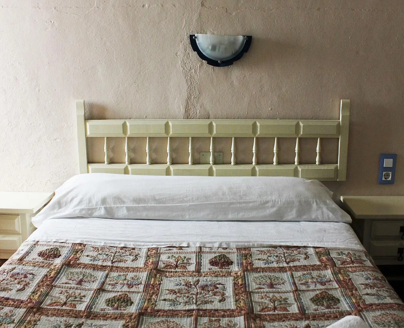 Pension Lisdos Seville Hotel