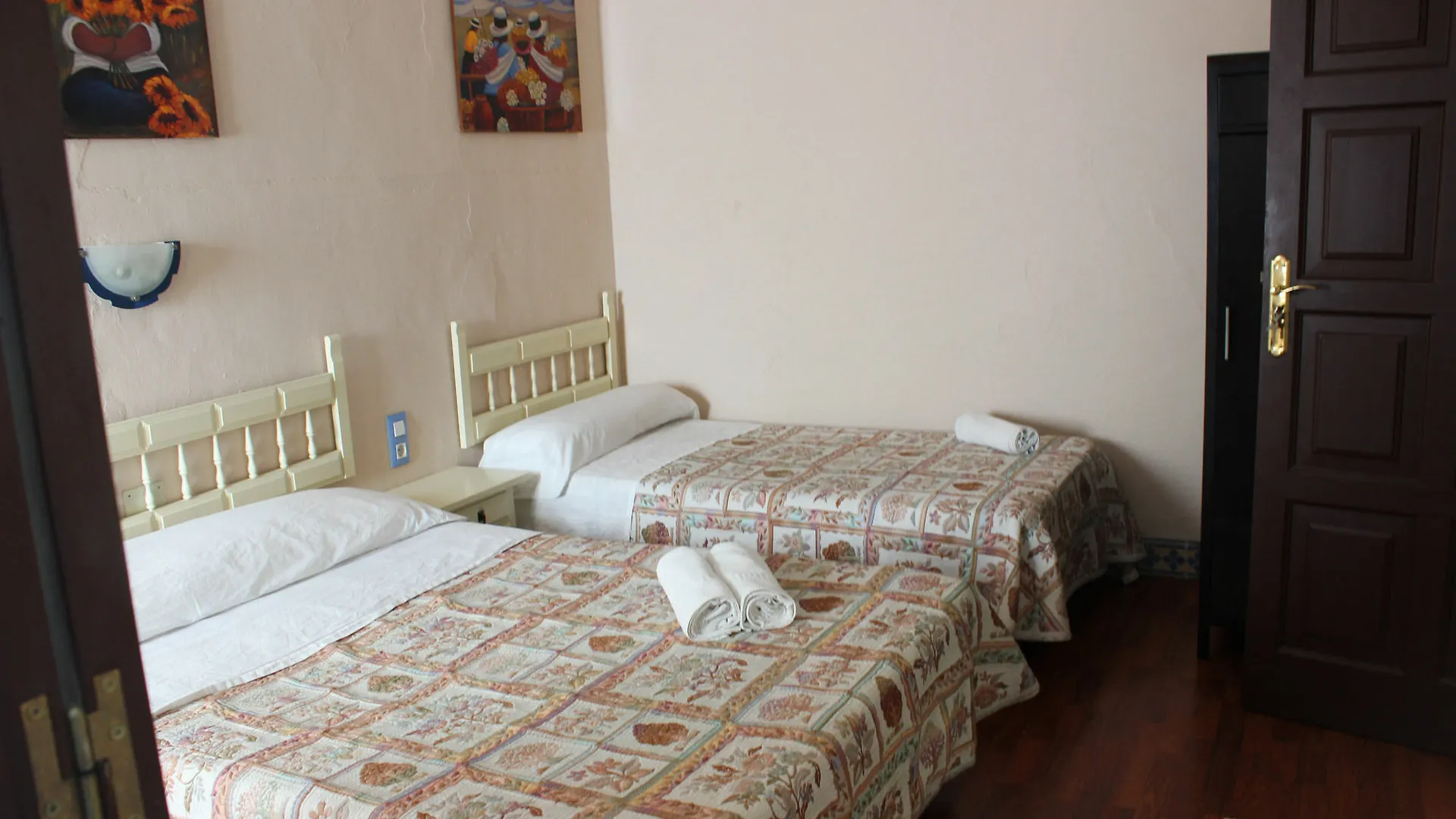 Pension Lisdos Seville 0*,