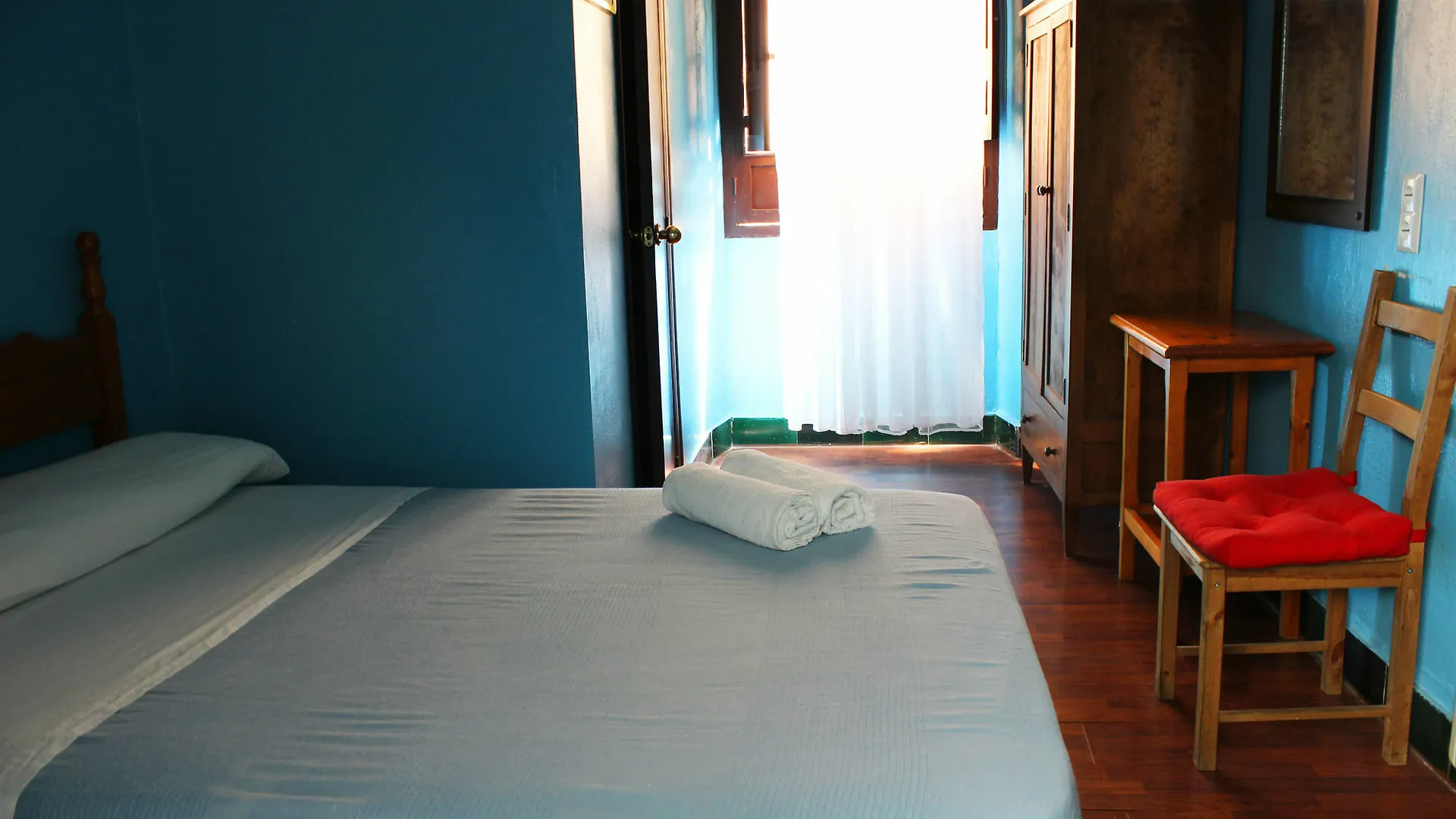 Pension Lisdos Seville Hotel