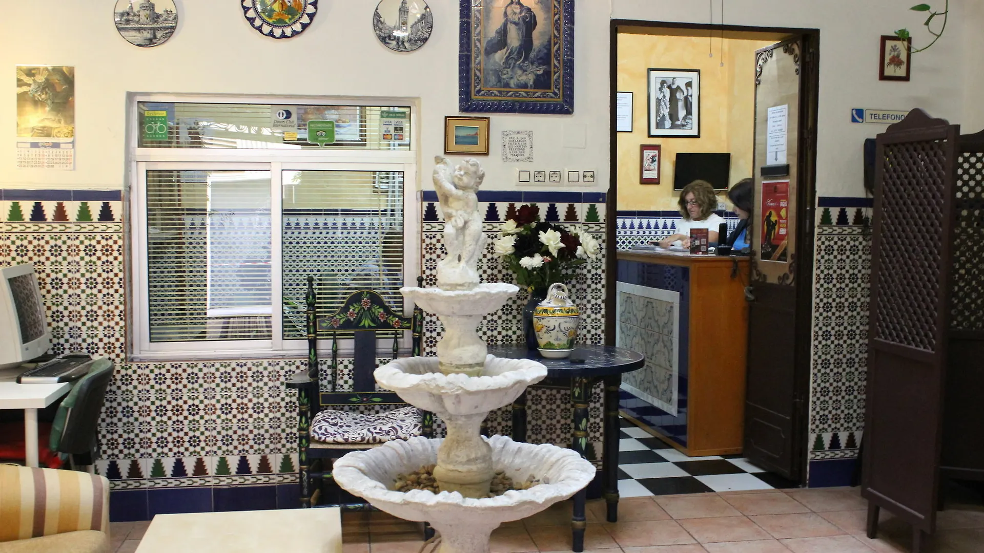 Pension Lisdos Seville Hotel